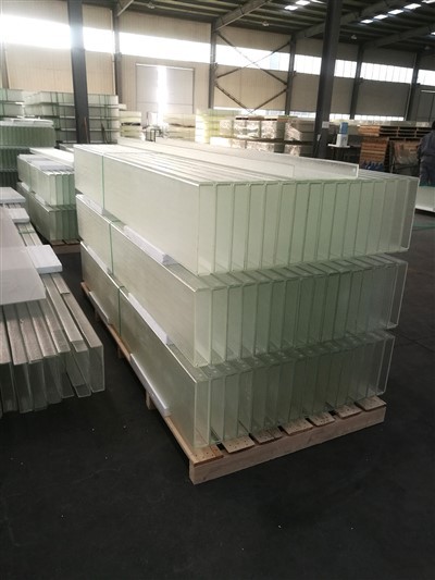 U formas rūdīts stikls arhitektūras dekorēšanai